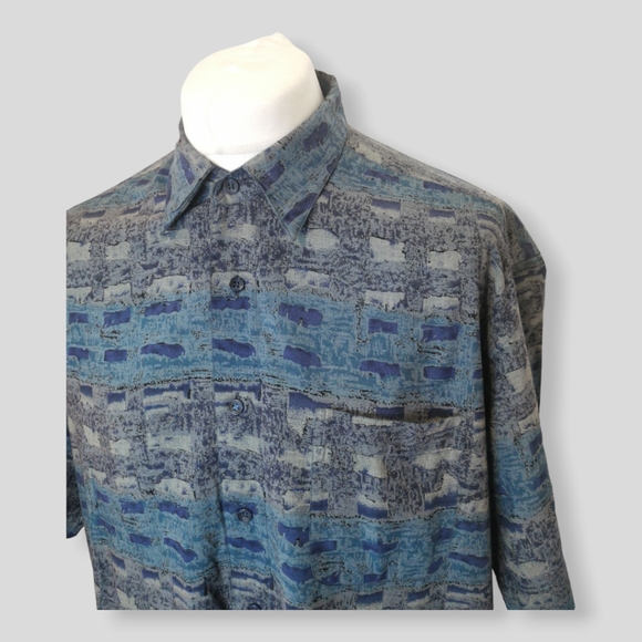 Abstract Pattern Shirt Mens Size XL Blue Short Sleeve Pocket Shirt - Picture 2 of 7